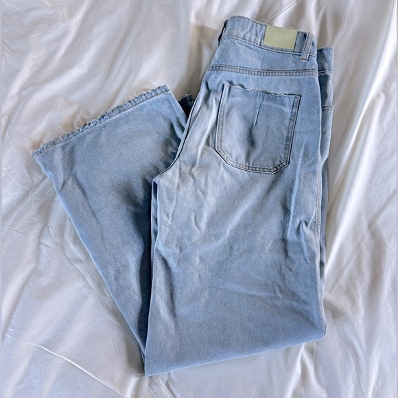Zara Wide-Leg Light Wash Jeans - Picture 1 of 4